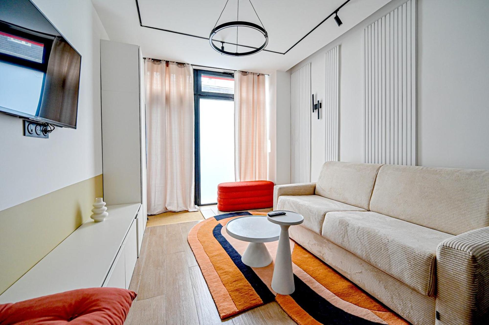 Relax In A Stylish Flat In Montmartre Apartment Paris Exterior photo